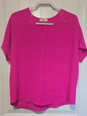 entro Bright Fuchsia V-Neck Short Sleeve Blouse